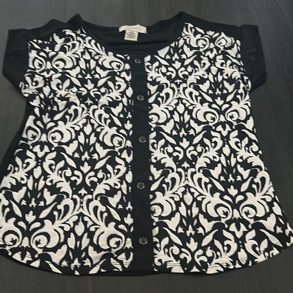 Black and White Patterned Short Sleeve Top - Picture 1 of 4